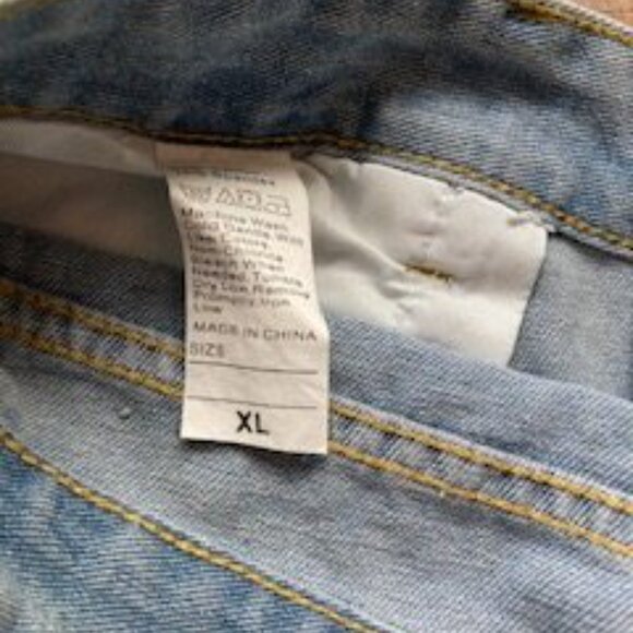 Destroyed Women's Shorts XL - Picture 9 of 9